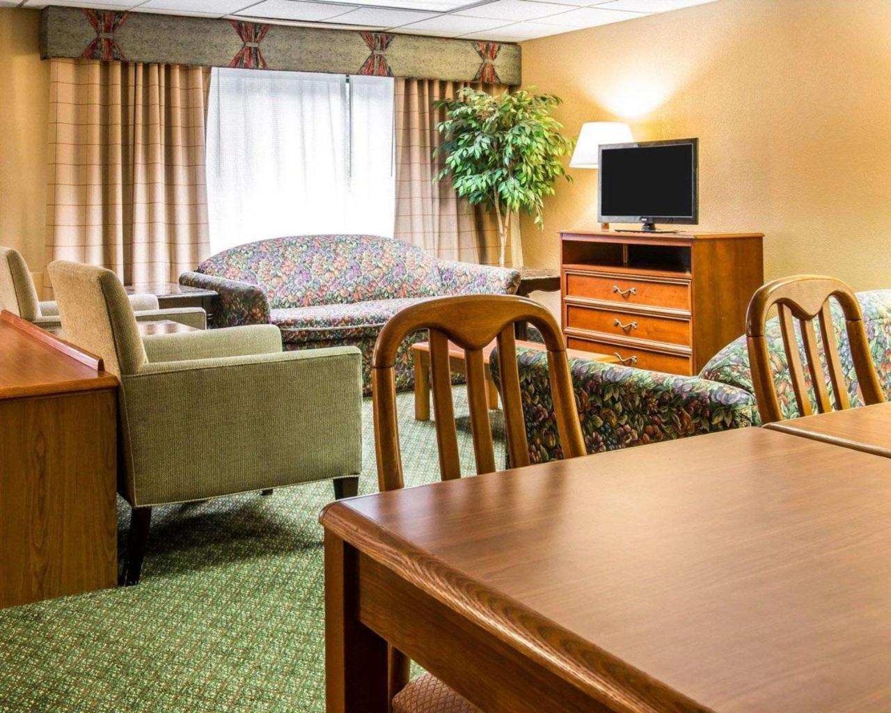Quality Inn Саутфілд Екстер'єр фото